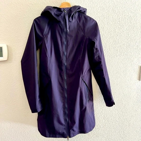 Lululemon Rain jacket size